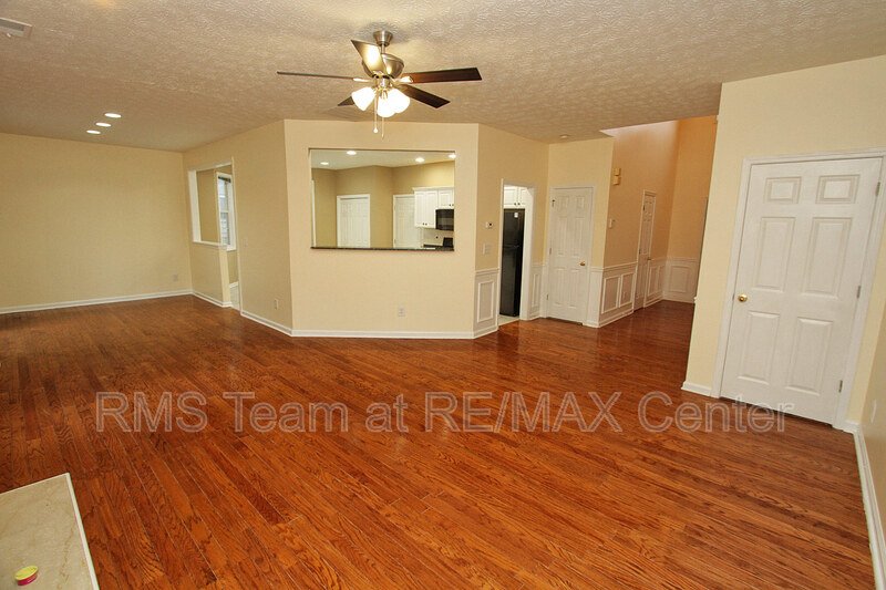 Gorgeous 3 BR/2.5 BA Traditional in Lilburn Swim/Tennis Community! property image