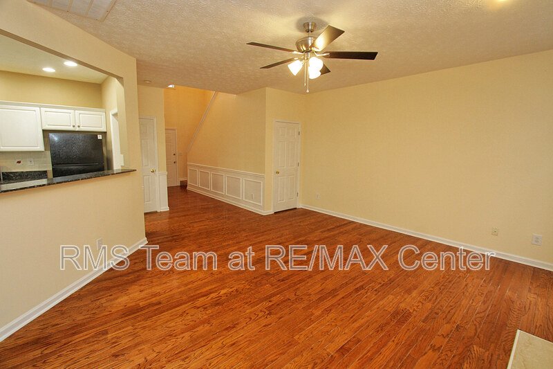 Gorgeous 3 BR/2.5 BA Traditional in Lilburn Swim/Tennis Community! property image