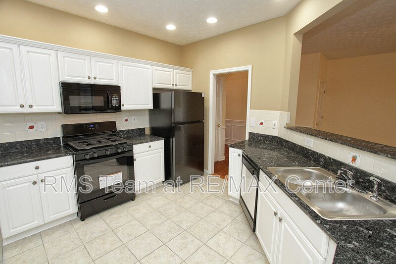 Gorgeous 3 BR/2.5 BA Traditional in Lilburn Swim/Tennis Community! property image