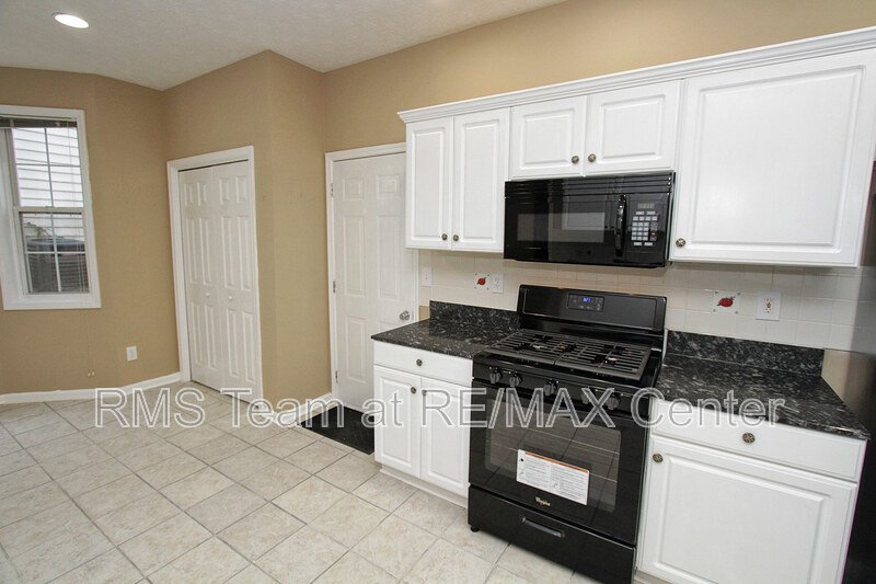 Gorgeous 3 BR/2.5 BA Traditional in Lilburn Swim/Tennis Community! property image
