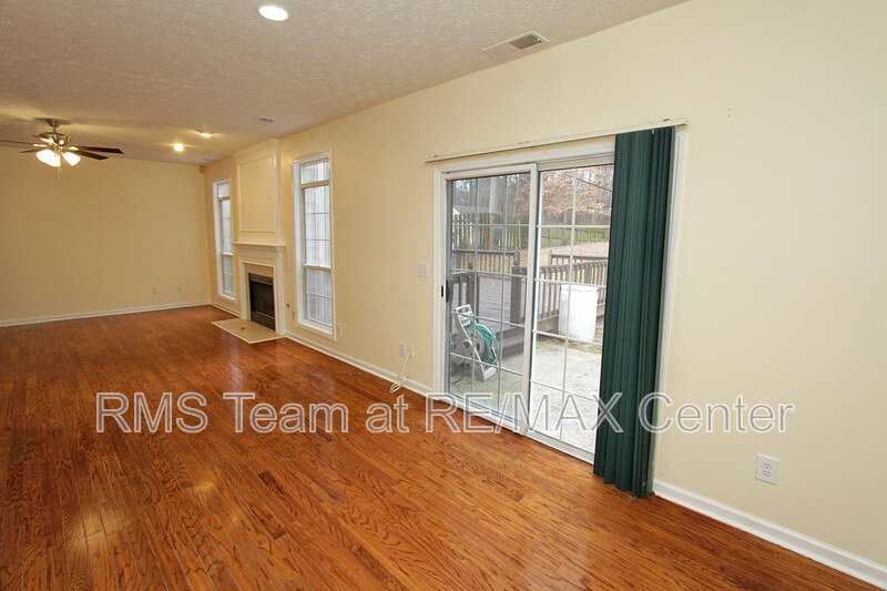 Gorgeous 3 BR/2.5 BA Traditional in Lilburn Swim/Tennis Community! property image