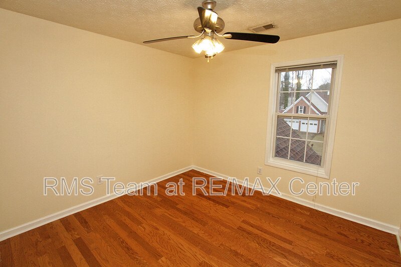 Gorgeous 3 BR/2.5 BA Traditional in Lilburn Swim/Tennis Community! property image
