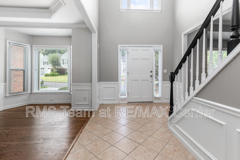 STUNNING 5 BR/3.5 BA Traditional in Dunwoody! property image