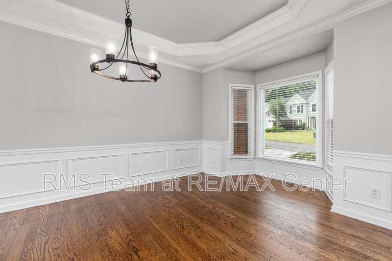 STUNNING 5 BR/3.5 BA Traditional in Dunwoody! property image