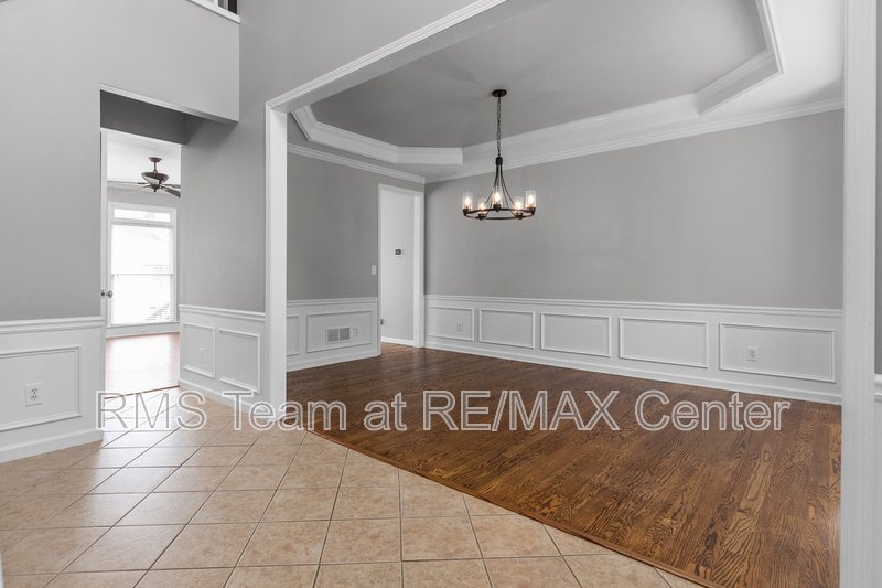 STUNNING 5 BR/3.5 BA Traditional in Dunwoody! property image