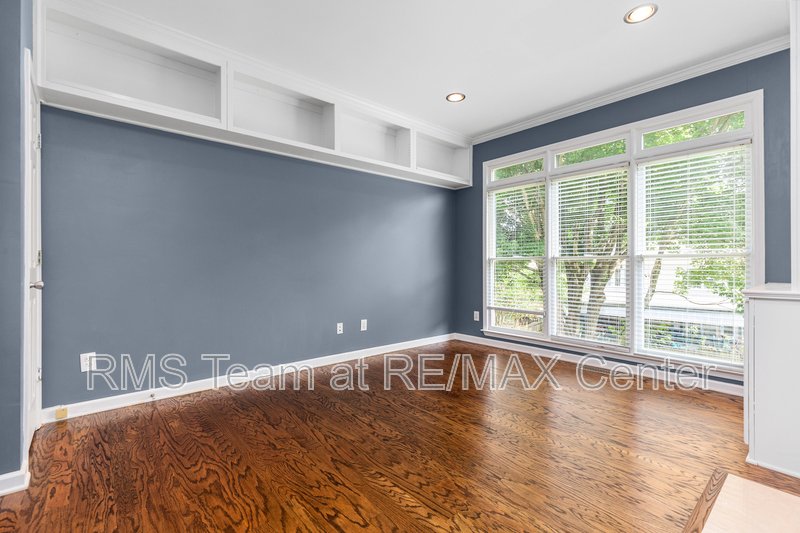 STUNNING 5 BR/3.5 BA Traditional in Dunwoody! property image