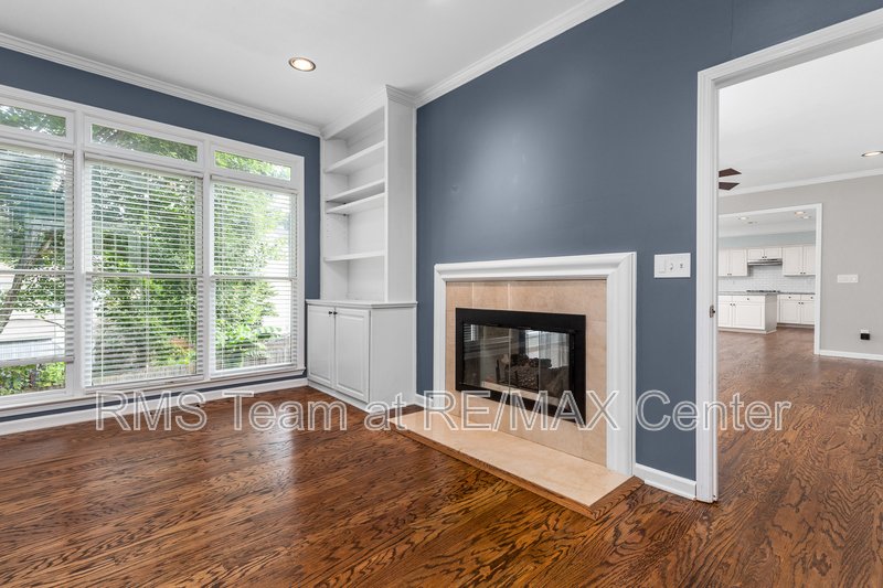 STUNNING 5 BR/3.5 BA Traditional in Dunwoody! property image