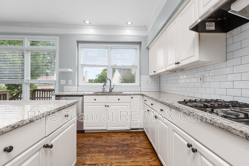 STUNNING 5 BR/3.5 BA Traditional in Dunwoody! property image