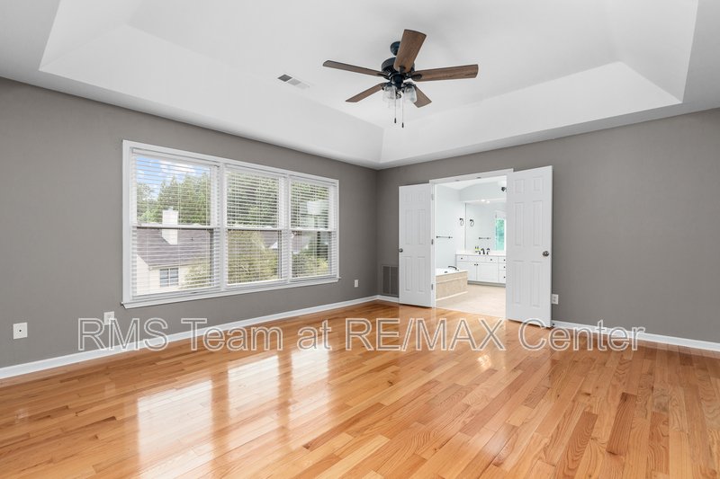 STUNNING 5 BR/3.5 BA Traditional in Dunwoody! property image