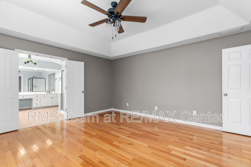 STUNNING 5 BR/3.5 BA Traditional in Dunwoody! property image