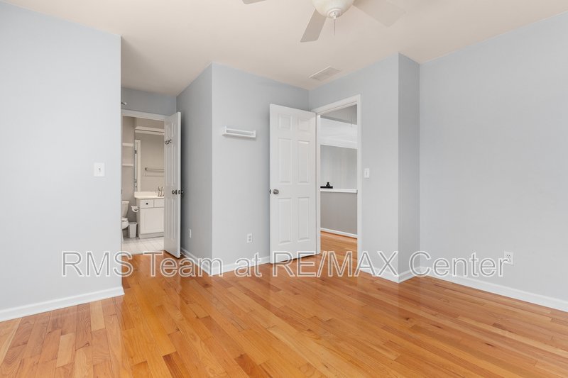 STUNNING 5 BR/3.5 BA Traditional in Dunwoody! property image