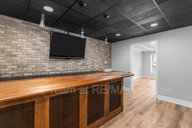 STUNNING 5 BR/3.5 BA Traditional in Dunwoody! property image
