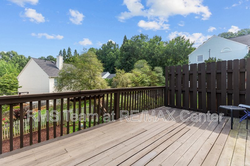 STUNNING 5 BR/3.5 BA Traditional in Dunwoody! property image