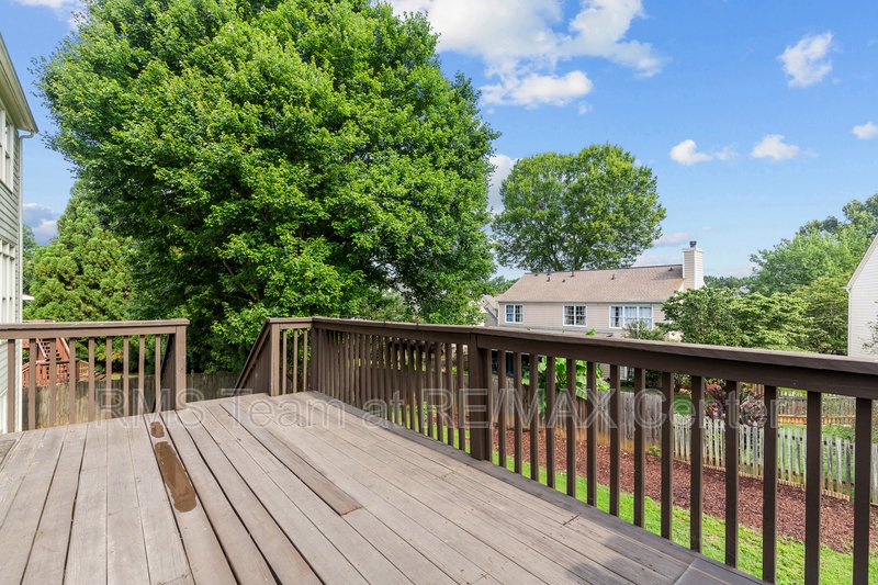STUNNING 5 BR/3.5 BA Traditional in Dunwoody! property image