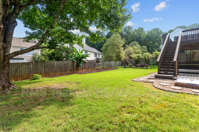 STUNNING 5 BR/3.5 BA Traditional in Dunwoody! property image