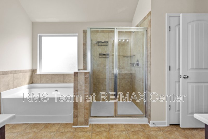 Great School District! 4 Bedroom, 3 Full Bath Home with Fresh Paint property image