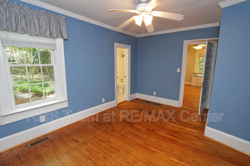 Beautiful 2 BR 2 BA Bungelow in Atlanta! property image