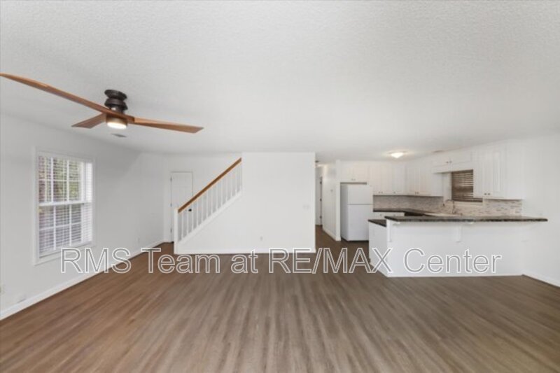 Beautiful 3BR/2BA Traditional Home in Cumming Lake Community! property image