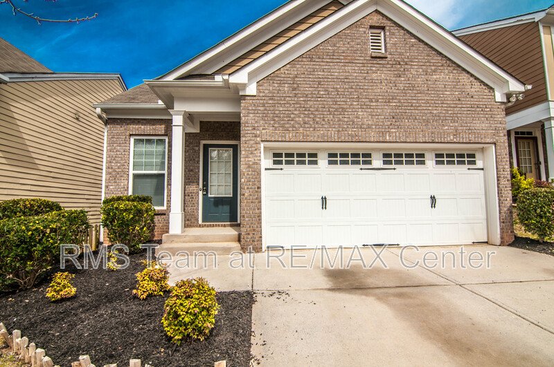 Great 3 Bedroom, 2 Bath Home with a Fenced-In Back Yard! property image