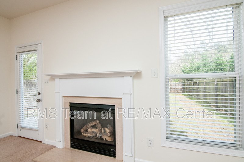 Great 3 Bedroom, 2 Bath Home with a Fenced-In Back Yard! property image