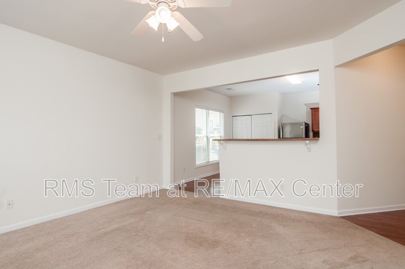 Great 3 Bedroom, 2 Bath Home with a Fenced-In Back Yard! property image