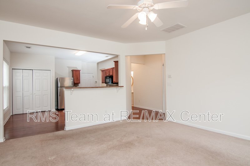 Great 3 Bedroom, 2 Bath Home with a Fenced-In Back Yard! property image