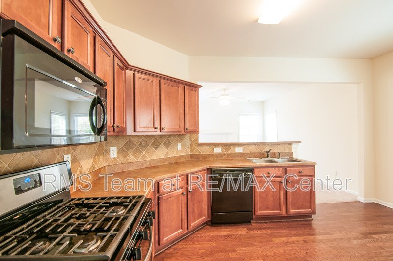 Great 3 Bedroom, 2 Bath Home with a Fenced-In Back Yard! property image