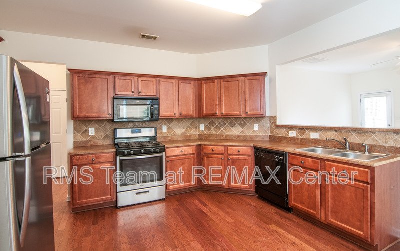 Great 3 Bedroom, 2 Bath Home with a Fenced-In Back Yard! property image