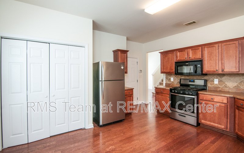 Great 3 Bedroom, 2 Bath Home with a Fenced-In Back Yard! property image