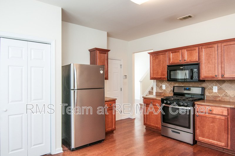 Great 3 Bedroom, 2 Bath Home with a Fenced-In Back Yard! property image