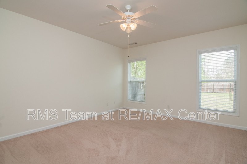 Great 3 Bedroom, 2 Bath Home with a Fenced-In Back Yard! property image