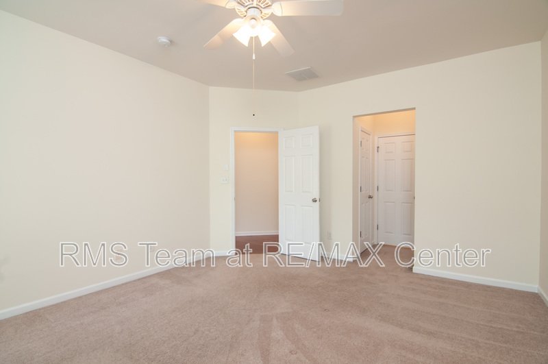 Great 3 Bedroom, 2 Bath Home with a Fenced-In Back Yard! property image