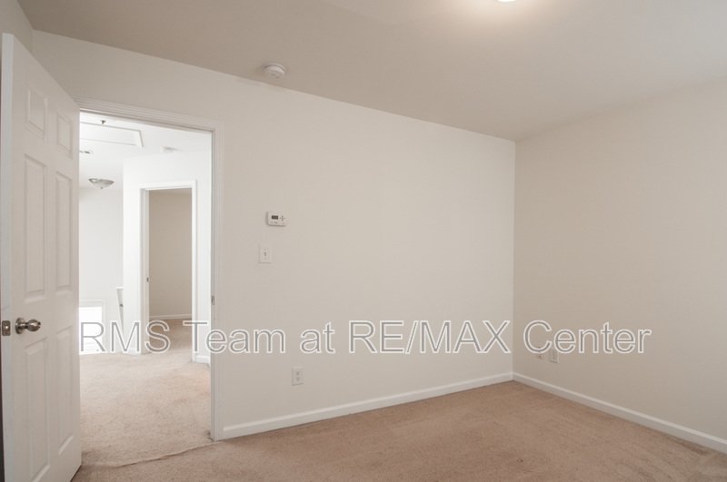 Great 3 Bedroom, 2 Bath Home with a Fenced-In Back Yard! property image