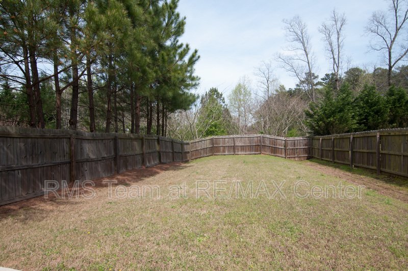 Great 3 Bedroom, 2 Bath Home with a Fenced-In Back Yard! property image