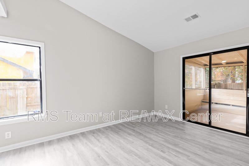 Renovated 3 Bedroom, 2 Full Bathroom Ranch Home property image