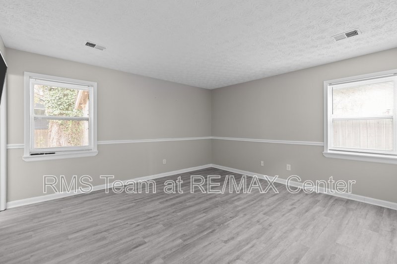 Renovated 3 Bedroom, 2 Full Bathroom Ranch Home property image