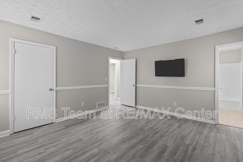 Renovated 3 Bedroom, 2 Full Bathroom Ranch Home property image