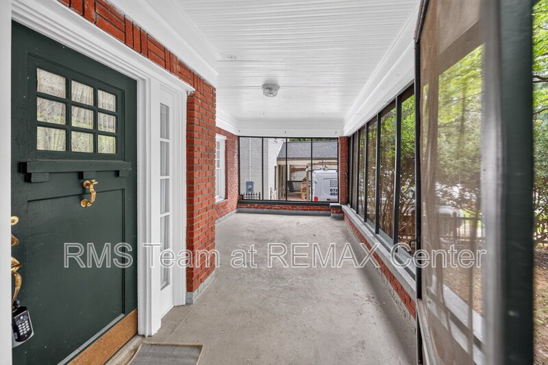 Highly Desirable Midtown High School District! property image
