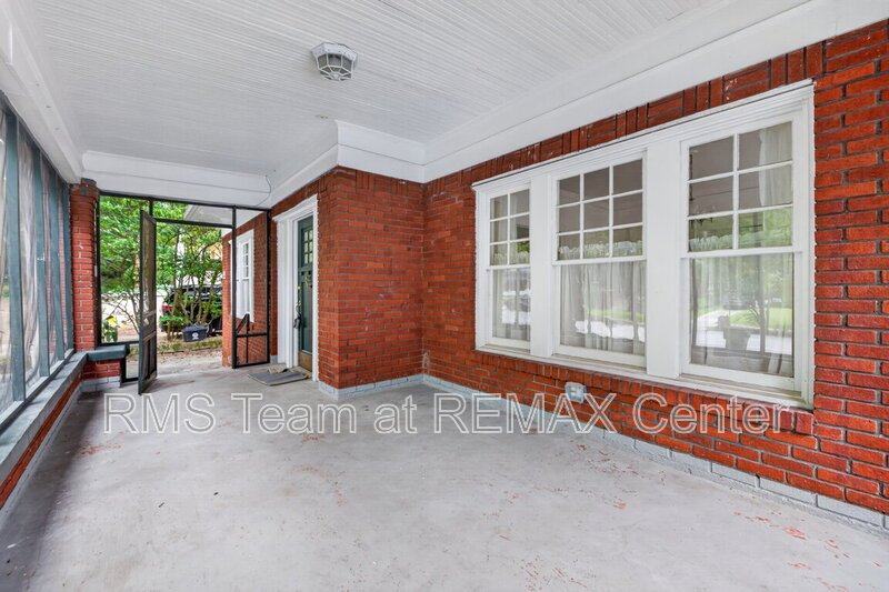 Highly Desirable Midtown High School District! property image