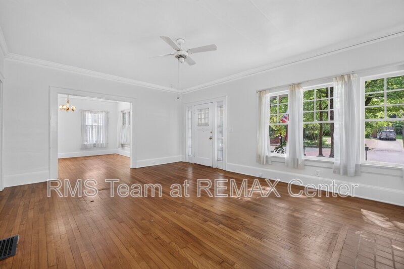 Highly Desirable Midtown High School District! property image