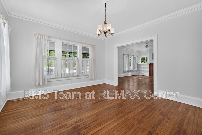 Highly Desirable Midtown High School District! property image