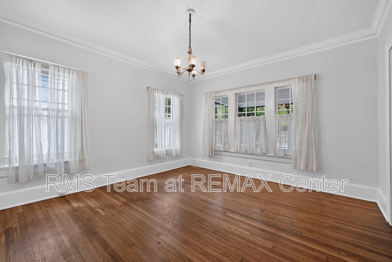 Highly Desirable Midtown High School District! property image