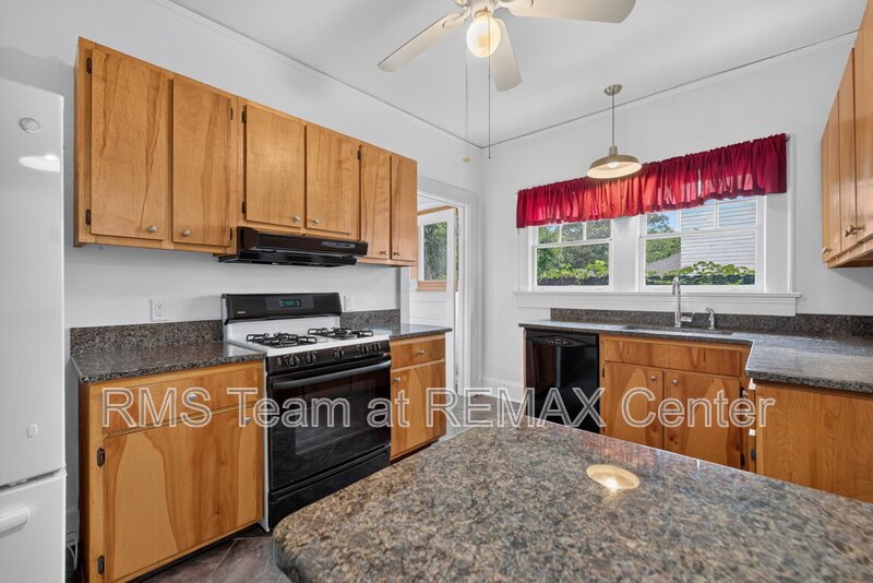 Highly Desirable Midtown High School District! property image