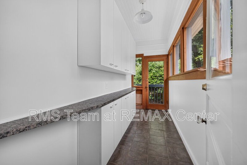 Highly Desirable Midtown High School District! property image
