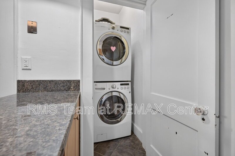 Highly Desirable Midtown High School District! property image