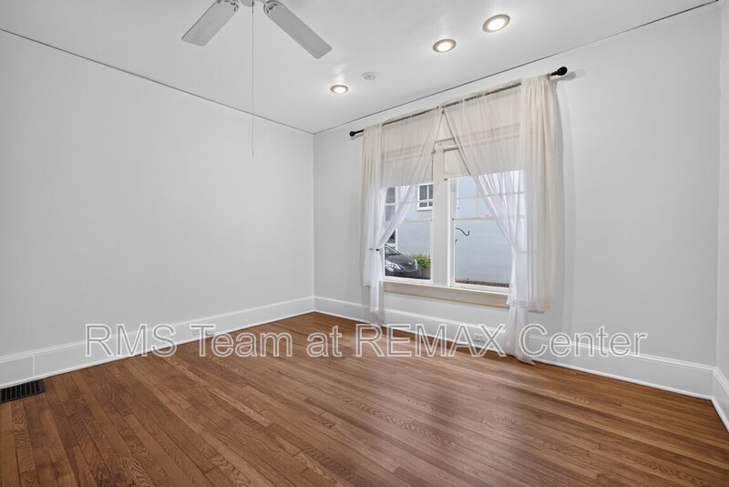 Highly Desirable Midtown High School District! property image