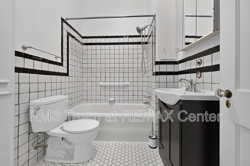 Highly Desirable Midtown High School District! property image