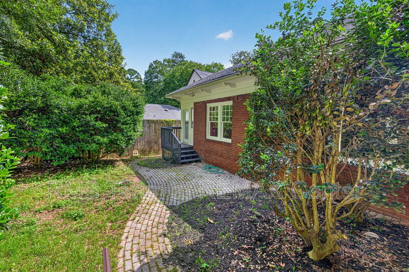 Highly Desirable Midtown High School District! property image