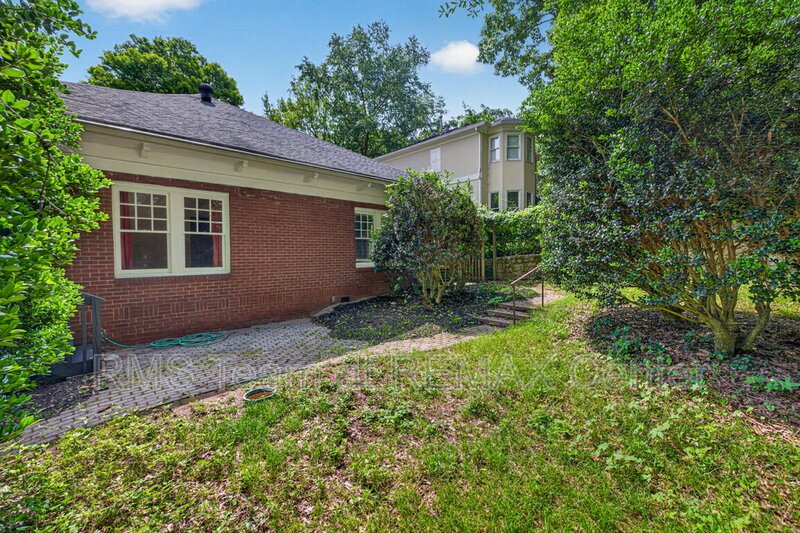 Highly Desirable Midtown High School District! property image