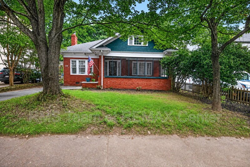 Highly Desirable Midtown High School District! property image